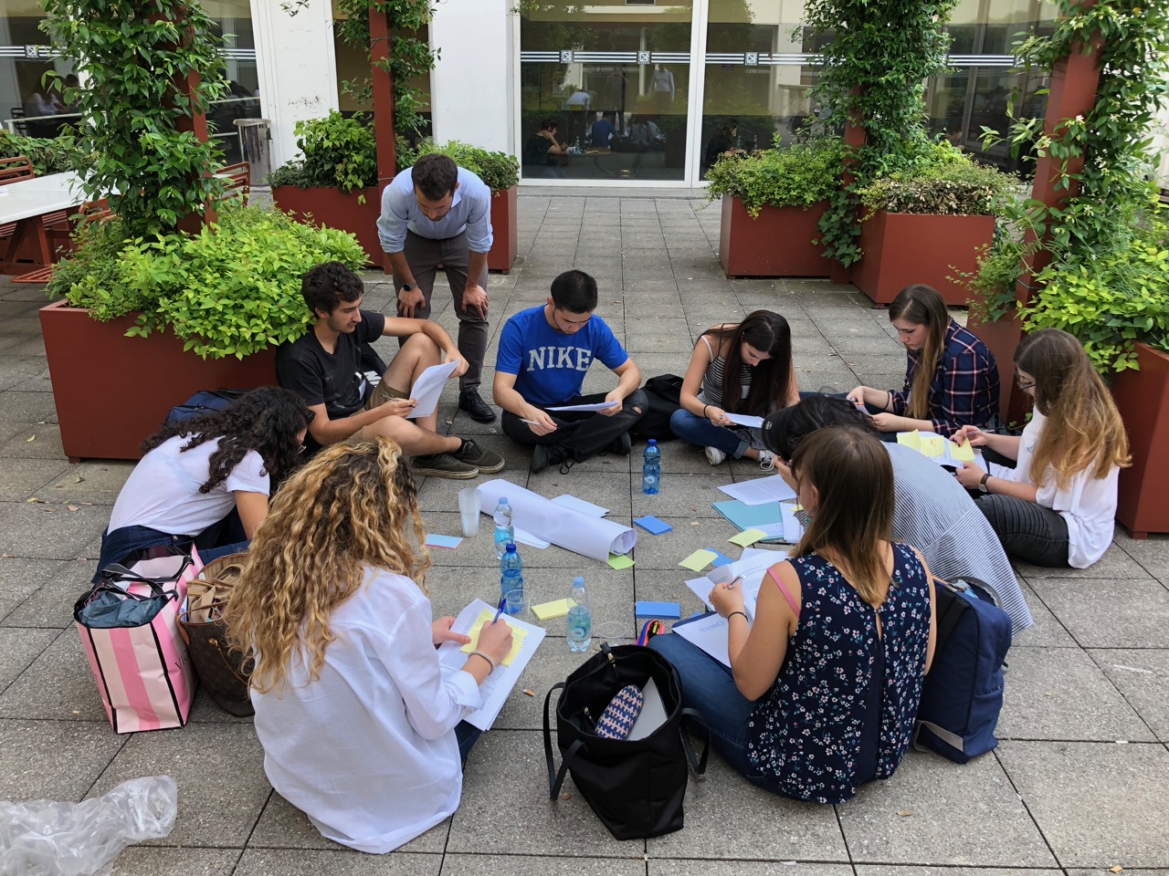 gruppo 2 al lavoro